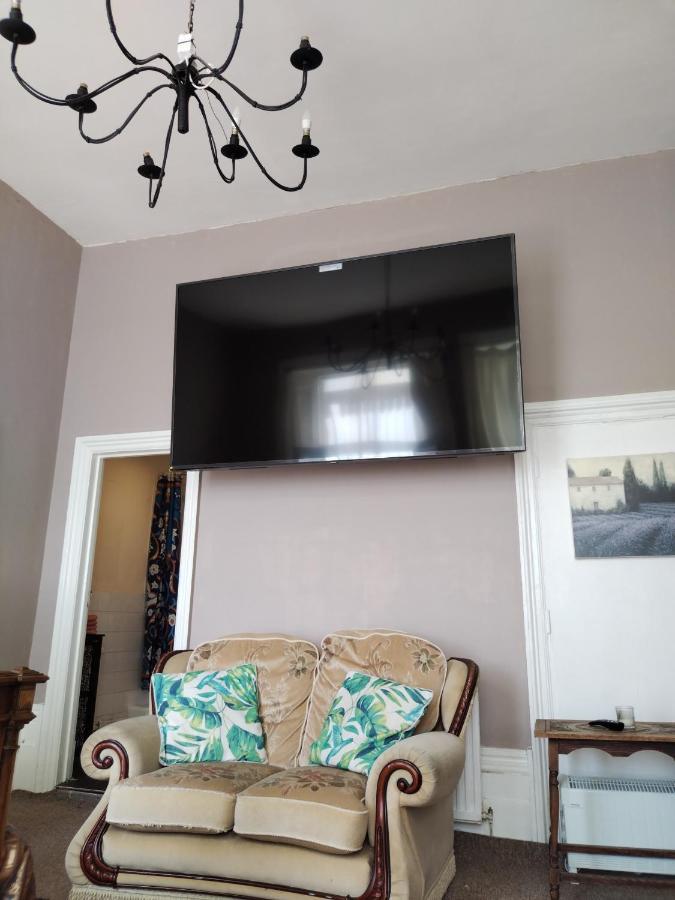 Апартаменты Sea View Studio Flat With Balcony, Parking Дувр Экстерьер фото